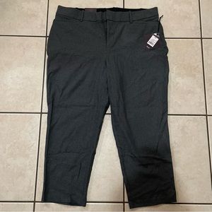 BNWT Ava & Vic mid rise ankle pants